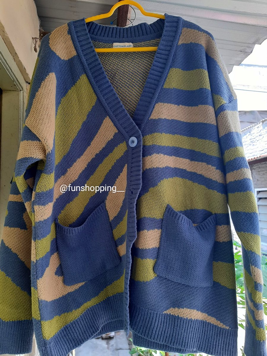 funshopping__'s tweet photo. ~ RIVIER KNIT CARDIGAN ~

Wishlist yg udah lama di keranjang dan skrg jd punyaku🥰
Color combinationnya cakep! dan dia nggk bikin gatel. Krn udah mau musim ujan ini cocok buat penghangat kalian hihi

Local brand punya nih😎
Link co
https://t.co/mHd6VqAI9b
https://t.co/x2jg3kApAE https://t.co/G4osZGIuQx