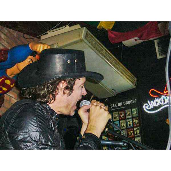 Gustavo Cerati.
Gira "Me Verás Volver".
After Party del concierto de Soda Stereo en el Rocktown Bar con Telefunka. Guadalajara, Jalisco.
12 de Noviembre de 2007.