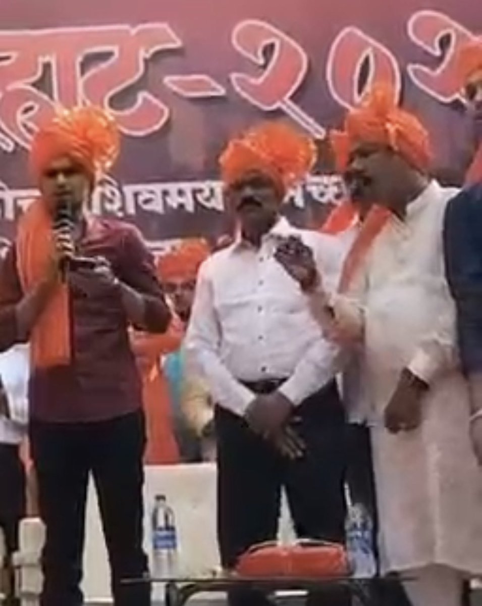 swankhede_IRS's tweet image. Honoured to attend Diwali Pahat organized by Shivraj Pratishthan and Shambhuraje Pratishthan along with many students and youths and delivered oath to make Maharashtra drug free on this pious day. Happy Diwali to all of you 🪔 
#JaiHind 🇮🇳
#Diwali #Diwali2022