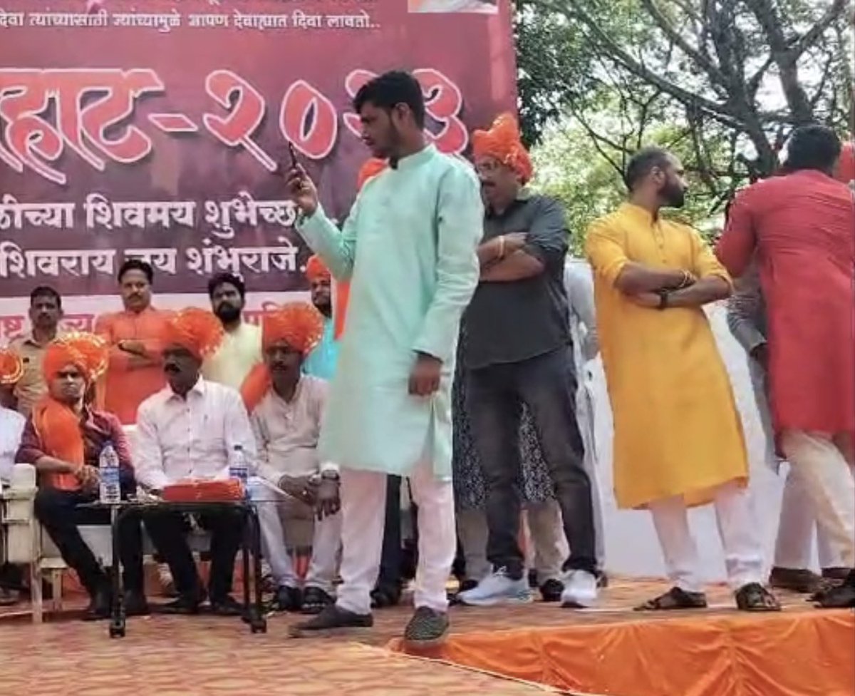 swankhede_IRS's tweet image. Honoured to attend Diwali Pahat organized by Shivraj Pratishthan and Shambhuraje Pratishthan along with many students and youths and delivered oath to make Maharashtra drug free on this pious day. Happy Diwali to all of you 🪔 
#JaiHind 🇮🇳
#Diwali #Diwali2022