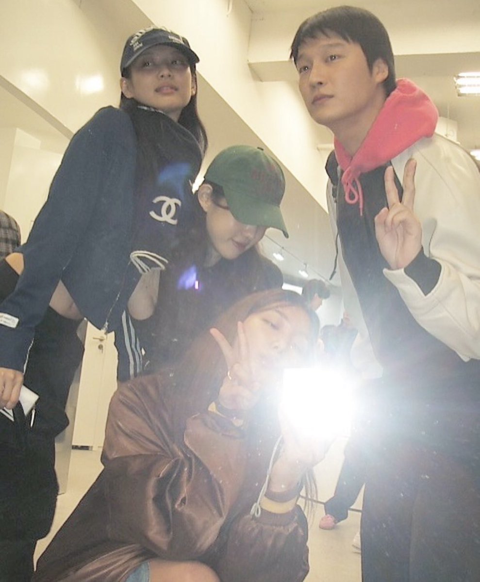 NEWSJENNlE's tweet image. 📸 231112 holly608 Instagram update with #JENNIE