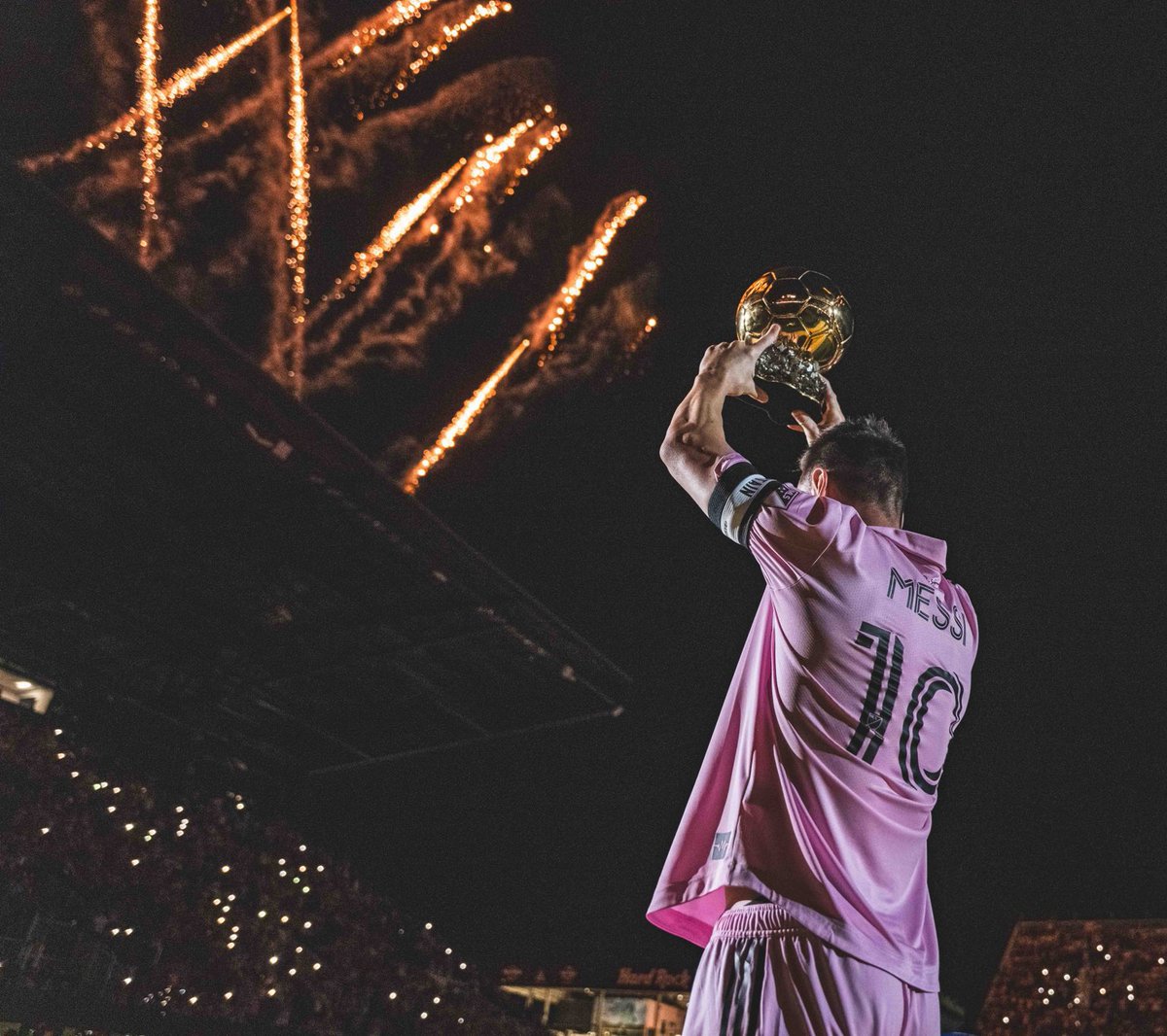 WeAreMessi's tweet photo. Happy Diwali 🪔 to all celebrating today! https://t.co/4732vpfdfW