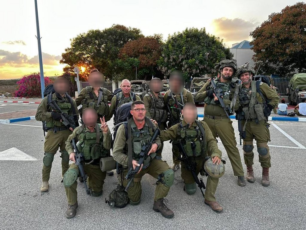 Just heartbreaking! Last photo of IDF soldiers who killed by booby-trapped tunnel in Gaza.

May their memories and heroic sacrifice always be blessed!

ynetnews.com/article/rkfkwb…