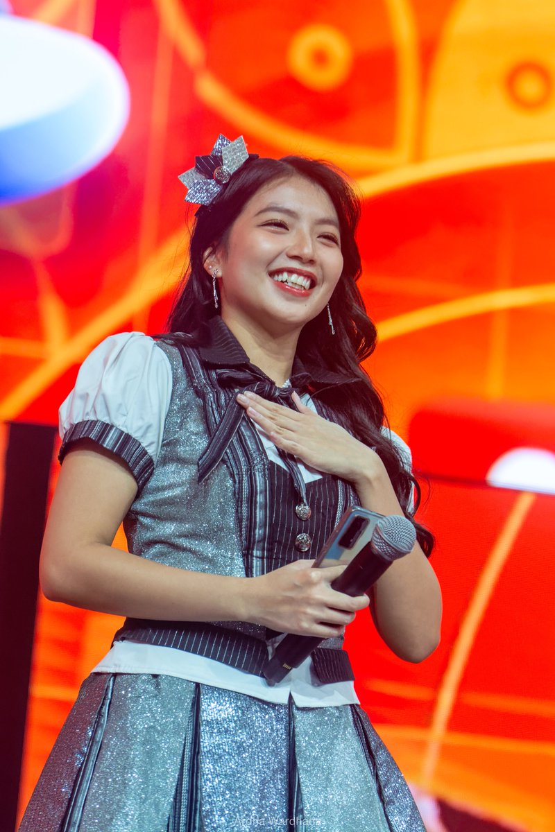 ArdhaWardhana22's tweet photo. Kemarin itu bagian dari iklan kan ci? Terbukti hpnya kuat walaupun sempet panik😂

@S_GraciaJKT48 
Shopee 11.11
20231111 https://t.co/4VKCRGvByI