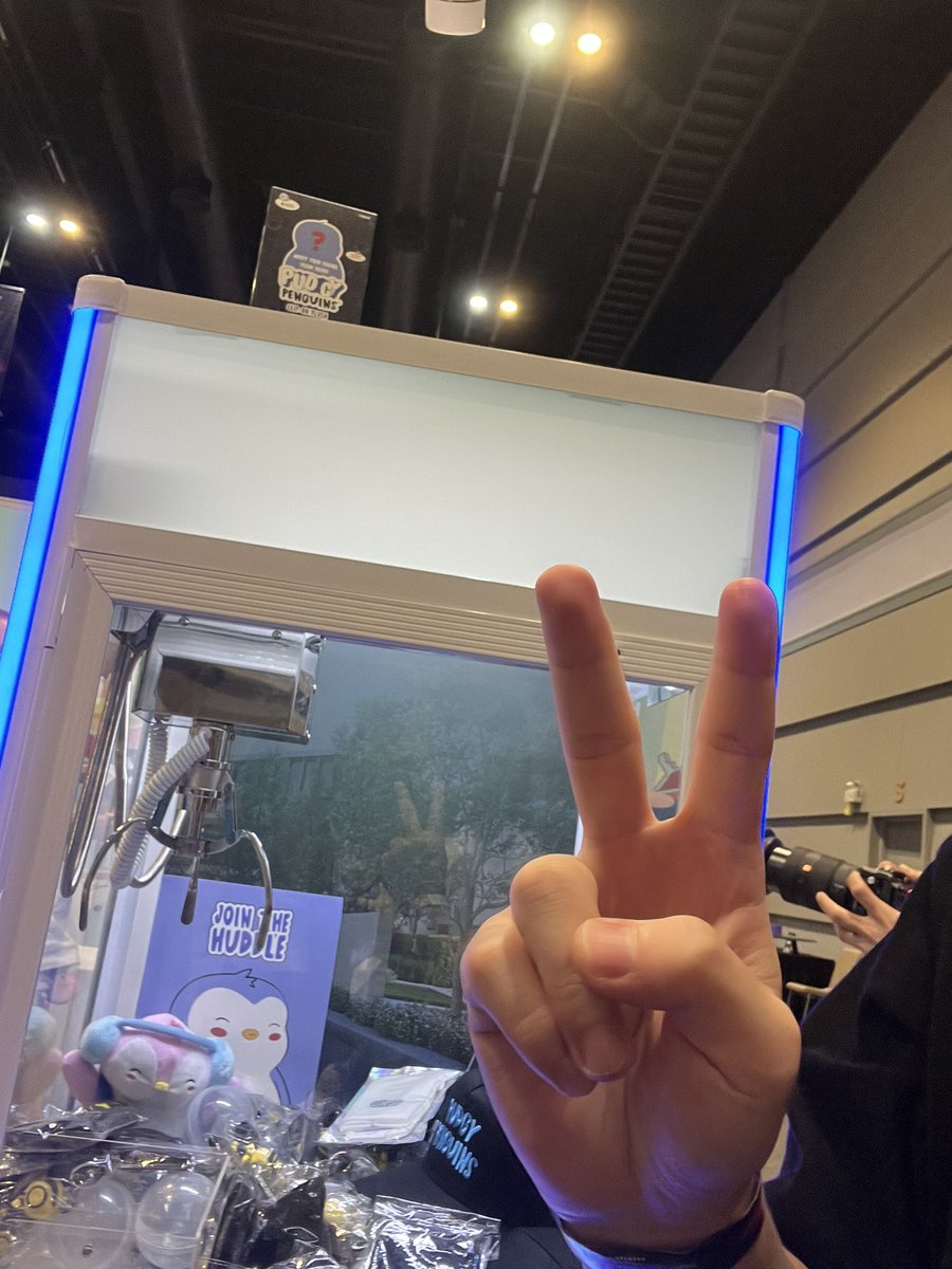 Bank Worrakit (💙,🧡) (🌸, 🌿) tweet media