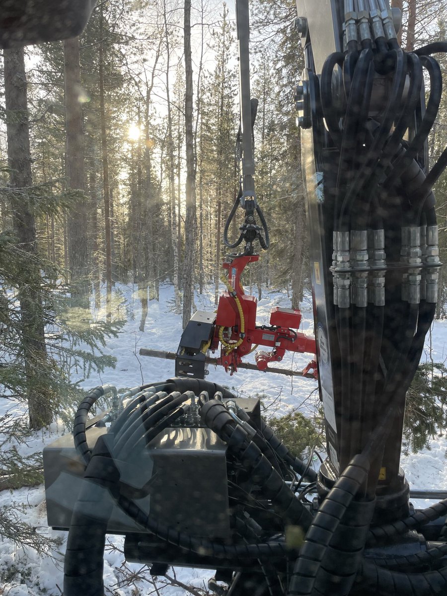 JonasTonvall's tweet photo. Living the dream 👍. #naarva #trejon #valtra https://t.co/25qCUJopns