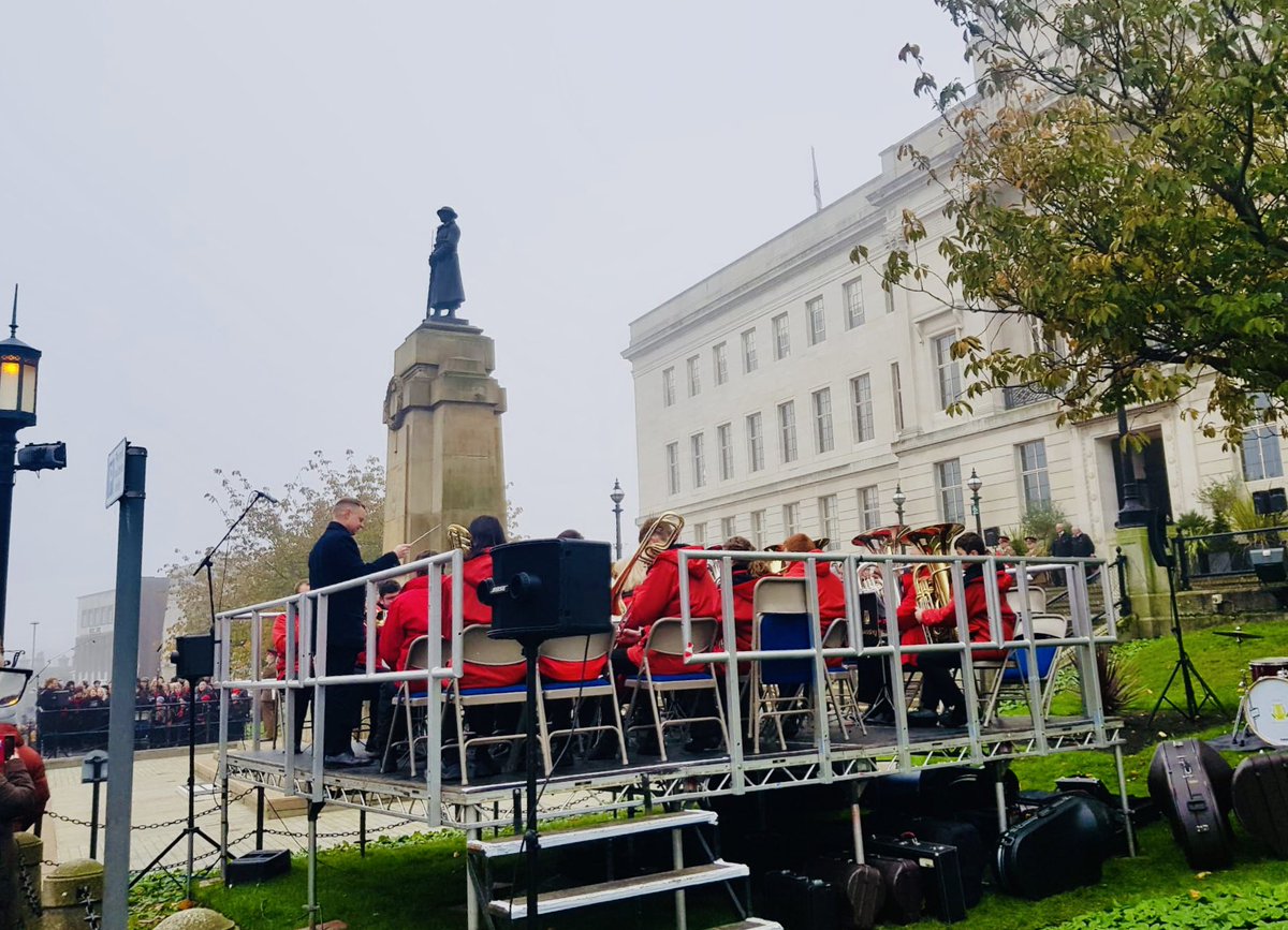 BarnsleyMetBand's tweet image. #LestWeForget2023 @BarnsleyCouncil @BarnsleySingers an honor and privilege as always.