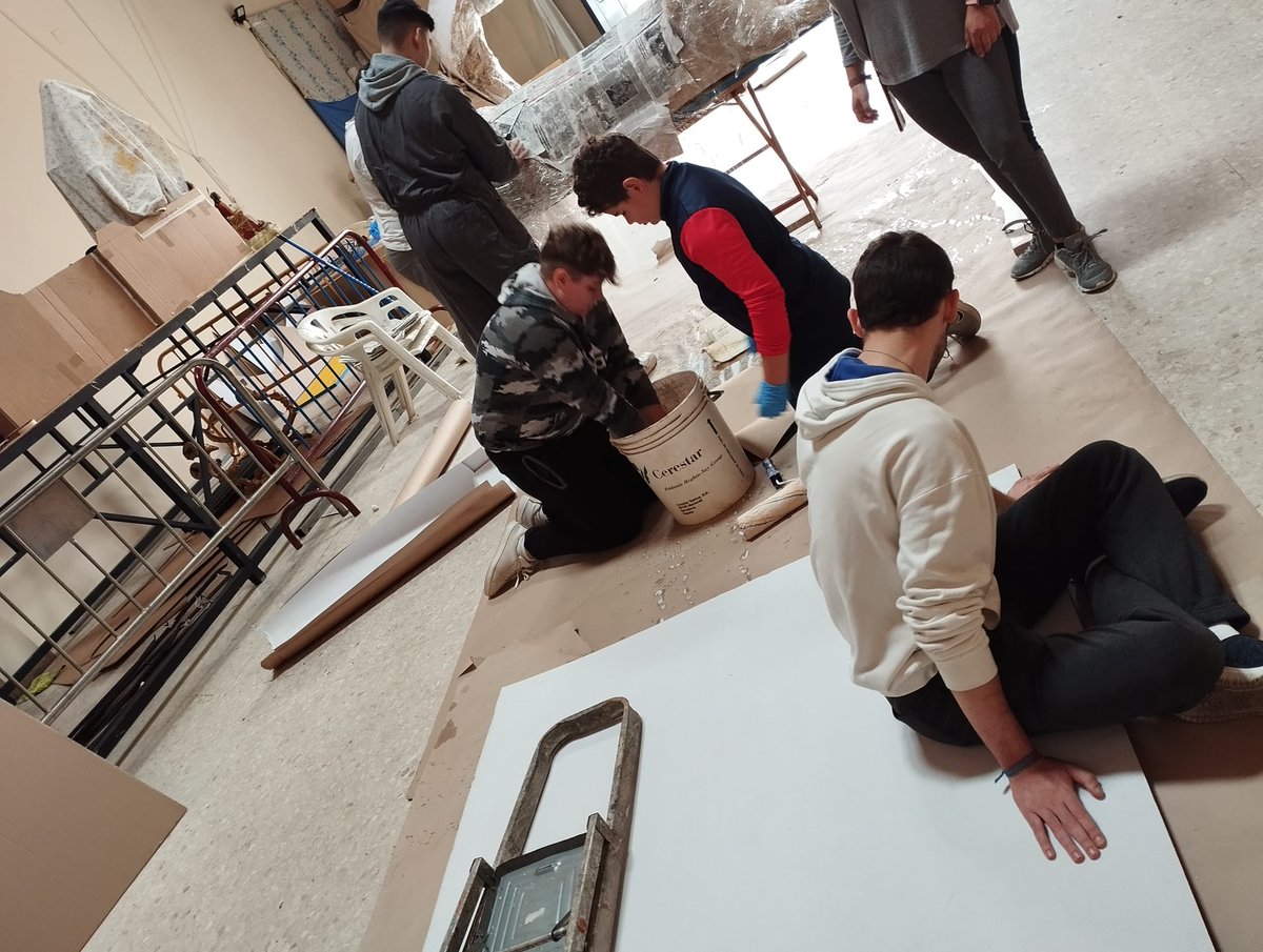 📸 Nuestro grupo joven ya trabaja en la realización de las carrozas para la Cabalgata de Los Reyes Magos de cara al próximo 5 de enero