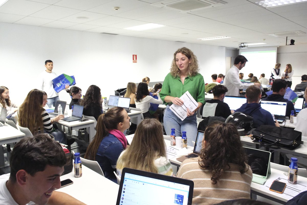 mellamanbe's tweet photo. ¡EXITAZO! 300 estudiantes participaron en el #Hackathon organizado por @IncubaTalento y @puleva, con el objetivo de resaltar la importancia del intraemprendimiento y la innovación para la incorporación al mercado laboral @CanalUGR @EmpleadosCsur #vivepuleva #lactalisexperience 👏🏻 https://t.co/tqQaBKsTom