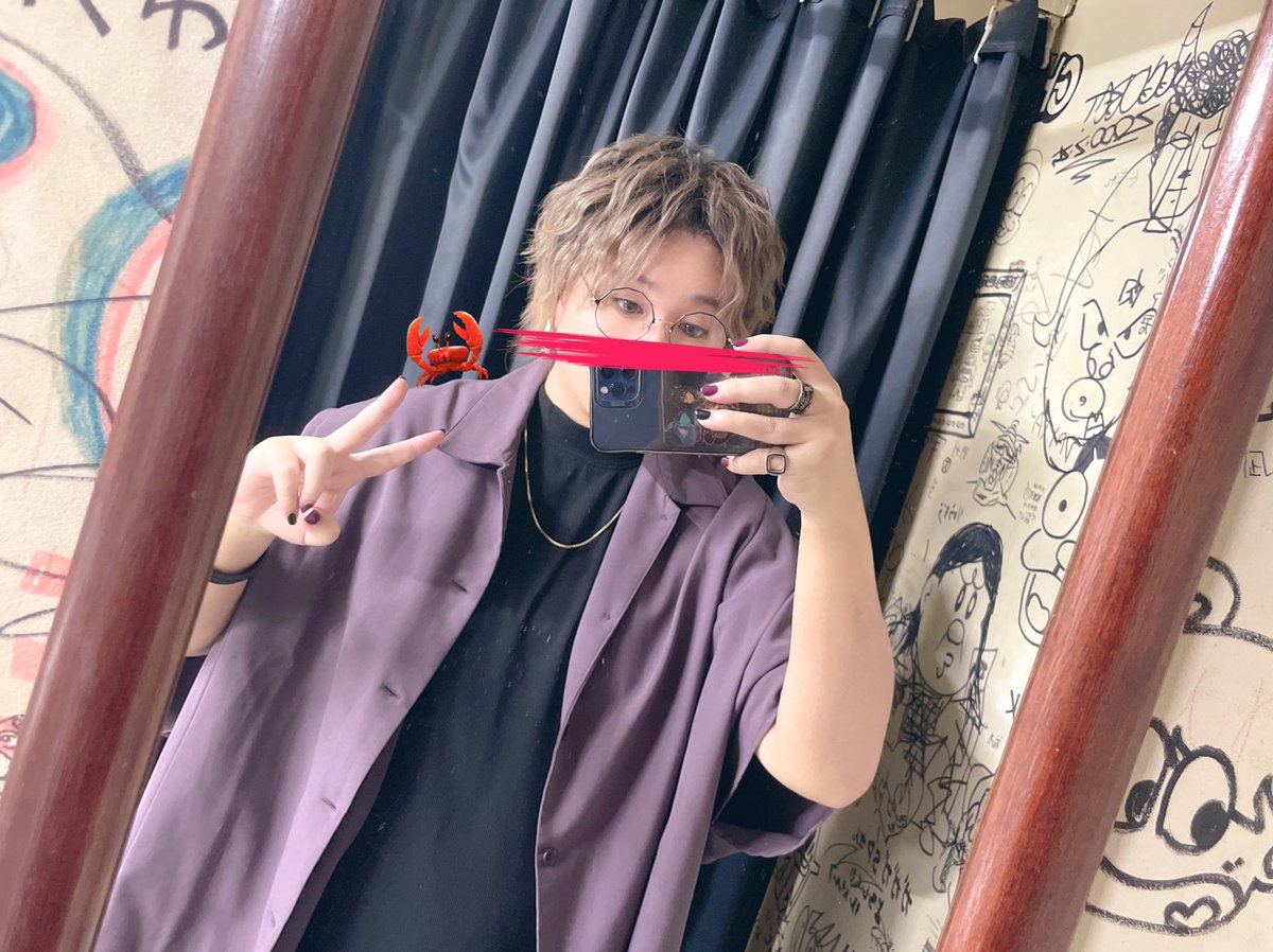 deoxymole's tweet photo. UMM .com うまいもんtour 2023 金沢公演ありがとうございましたー！！✨✨
活動を始めた北陸の地でLIVEできる日が来るとは…！！🙏
やはりライブハウスは最高だぜ！！🤘🤘
京都、仙台も宜しくお願いします！！

🦀🦀🦀🦀〜〜💨💨💨

※写真はなんとなく上手く撮れたやつです。

#うまいもんツアー https://t.co/hgbhIoIJ5Y