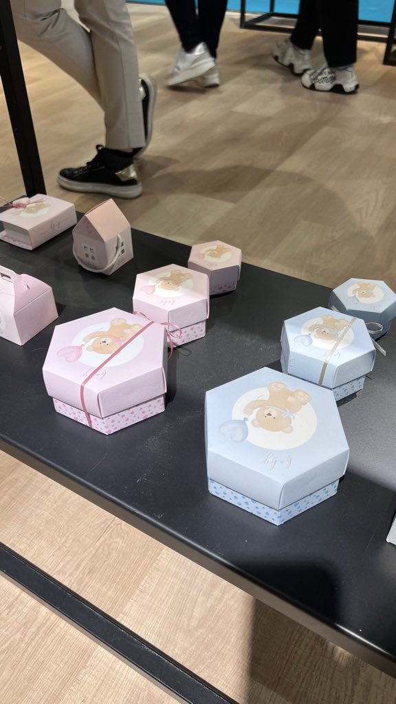 N_Shumanskaia's tweet image. Very impressive selection of the pastry boxes which can boost your pre-Christmas sales

scotton.it/en-us/home-en

#cakeboxes #foodpackage #pastryboxes #cupcakes #cakes #foodservice