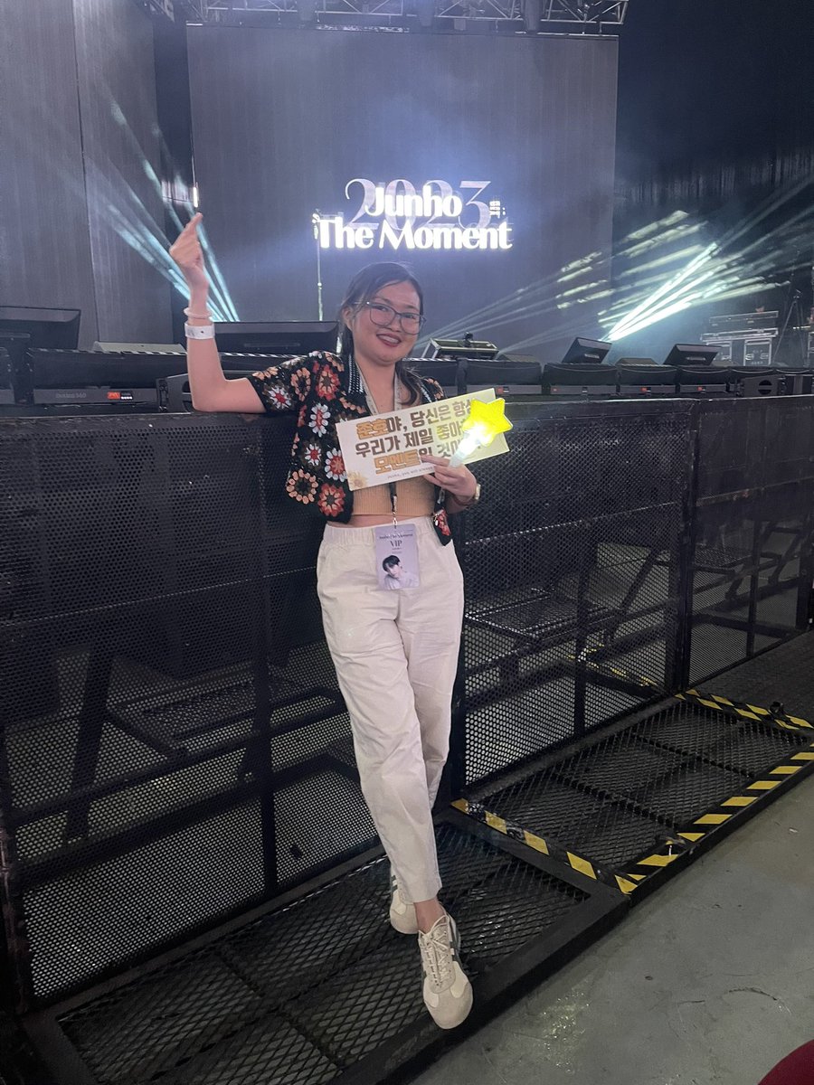 pjrestar's tweet image. A november to Remember, same place #ConcertRecap 

11.11                                      11.11

2022 (LANY).                 2023(LJH 2023)