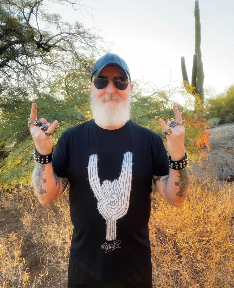 “metal blessings peace be with you” 🤘😈🎤🔉🛡