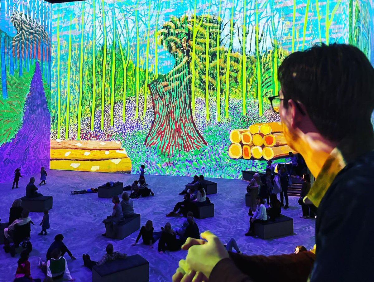 issywalker's tweet image. We went to see David Hockney’s Bigger &amp;amp; Closer (not smaller &amp;amp; further away) exhibition last week and it was incredible. Lots of artistic inspiration. Big recommend and worth a journey for - closes next month.

🏊‍♂️☀️🌳📷