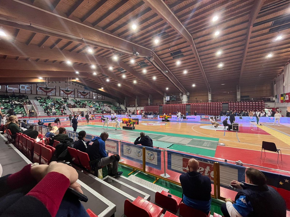 Internationaal waren we actief bij de WB Bern heren degen en WB Legnano dames degen.

Legnano
162e Roos
259e Carmen

Bern
207e Niels