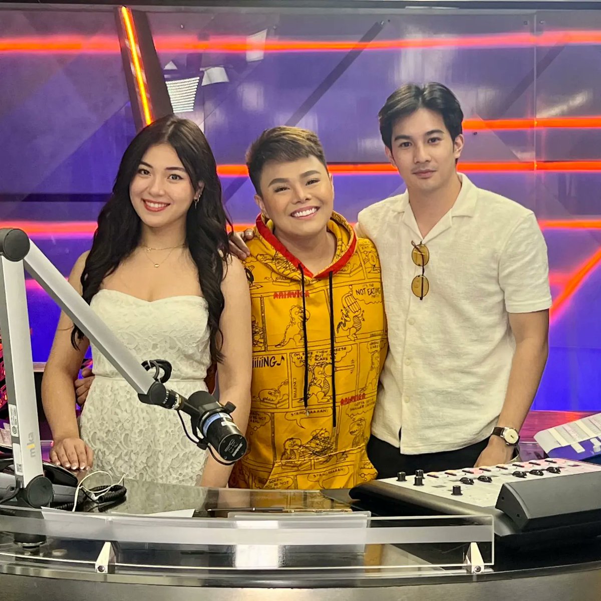 starhuntabscbn's tweet photo. LOOK: Seham Daghlas and Zach Guerrero earlier on @Radyo630's Bongga Ka Jhai. ✨️ https://t.co/Hofjr4RA4q