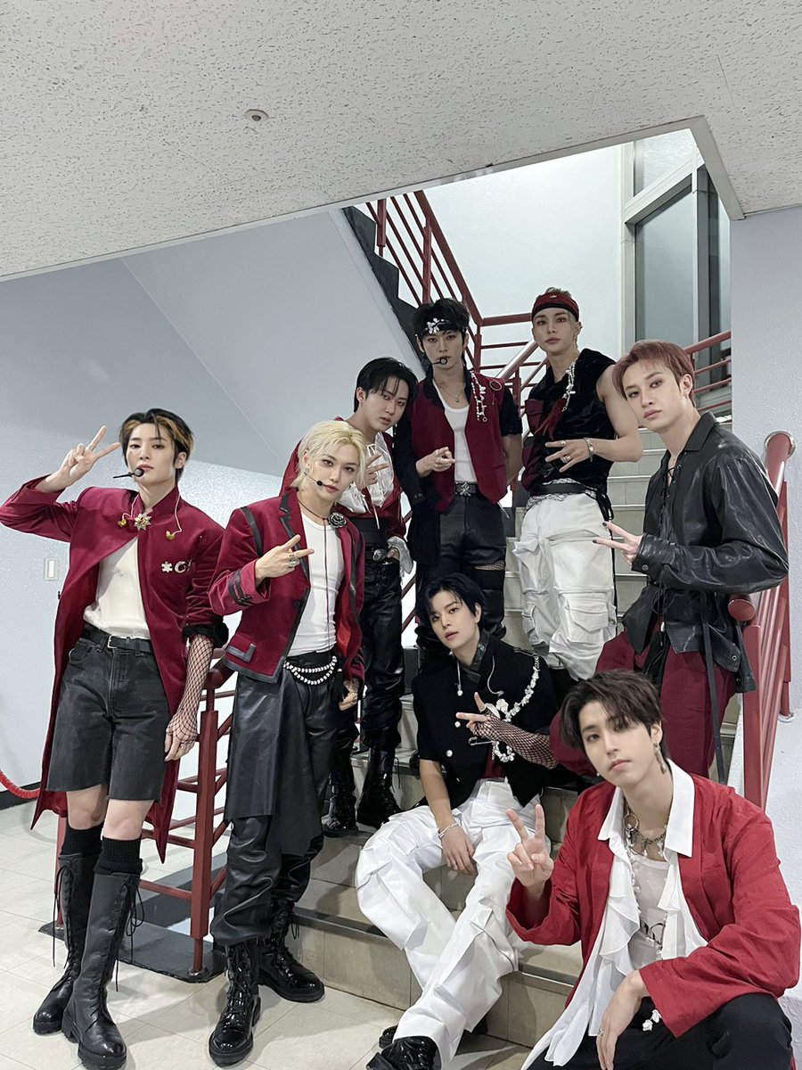 LYhjoon's tweet photo. Maravilhosos! 🛐 https://t.co/Ze0NPqiRil