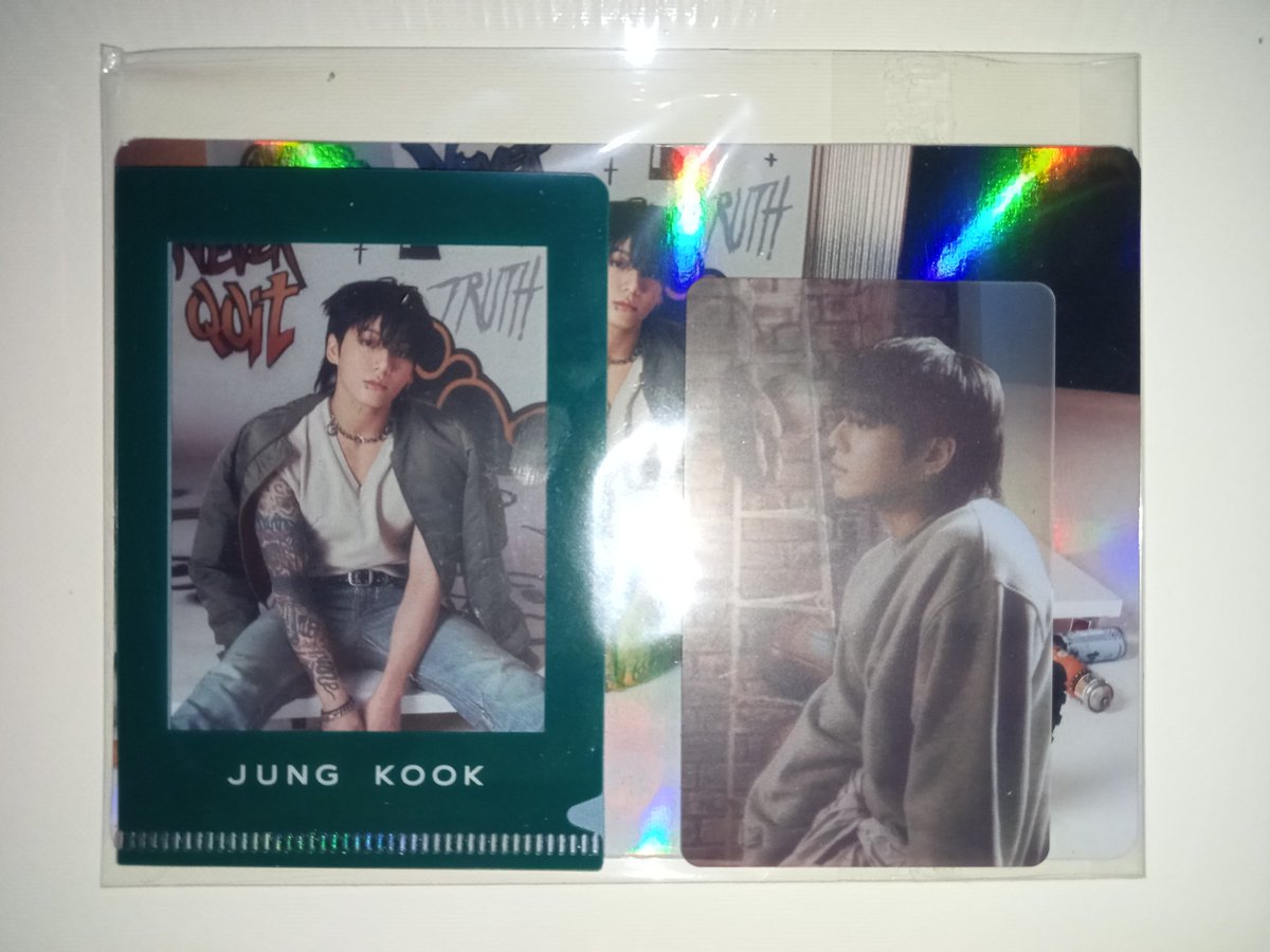 miJae07's tweet photo. wts ph lfb onhand
jungkook golden

sealed album
- substance 800
- shine 800
official photocard
- set solid 500 (2pc); 300 if tingi
weverse POB early bird 750
- deets seen on pic3&amp;4

dm/reply https://t.co/Ceavyklssp
