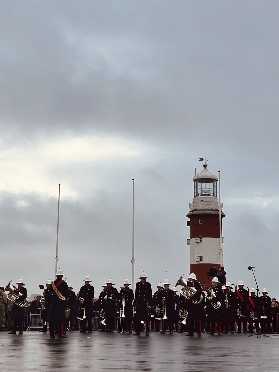 It’s was an honour to lay a wreath today in the presence of @JustinWelby & other civic leaders on Plymouth Hoe in memory of all from the creative community who have lost their life at war. We will remember them.