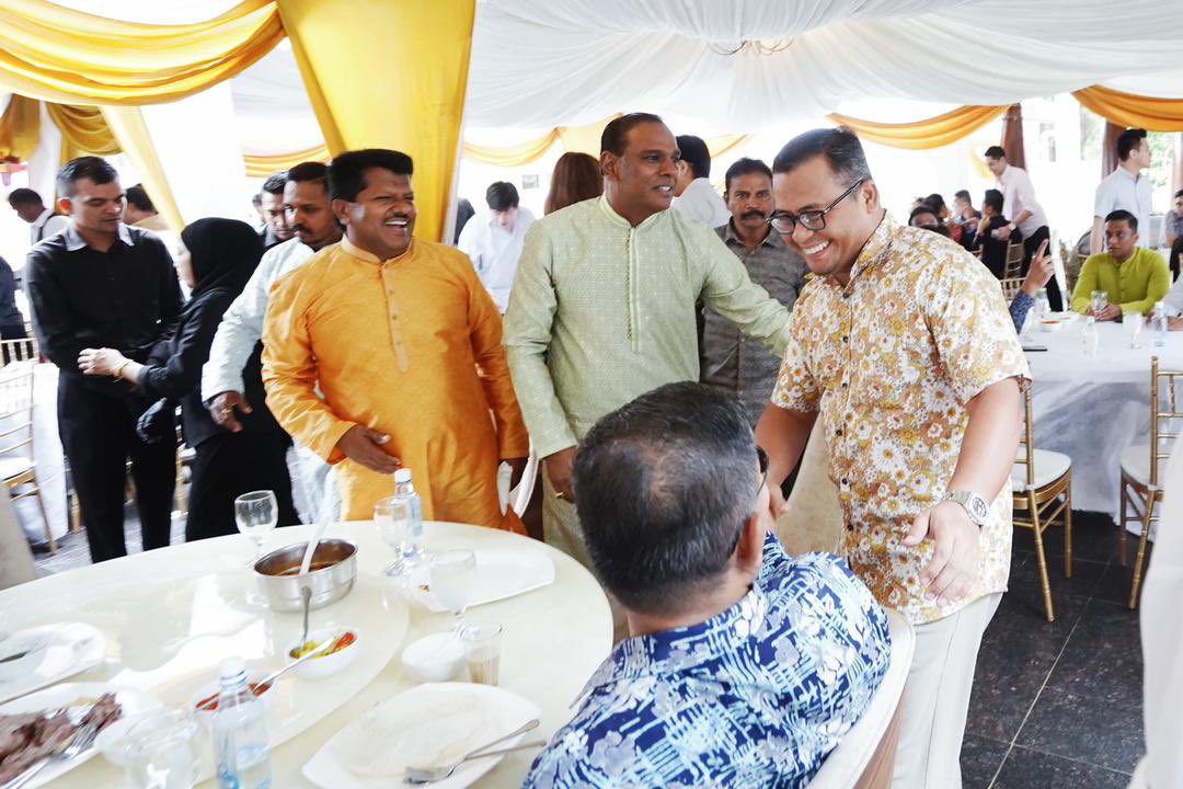 Berkunjung ke rumah sahabat saya yang juga merupakan Timbalan Presiden MIC dan Ahli Parlimen Tapah, Datuk Seri M.Saravanan. Dijamu dengan makanan dan minuman yang enak sambil turut bertemu YB Dato Seri Ismail Sabri Perdana Menteri ke 9 dan YB Dato Seri Saifuddin Nasution, Menteri