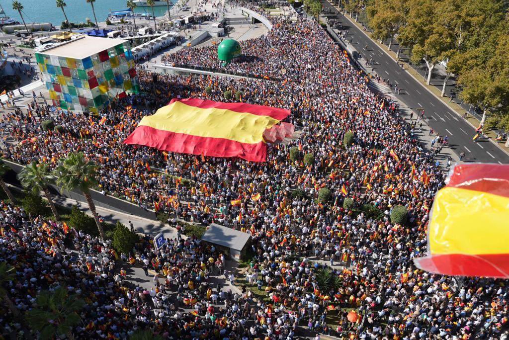 Increíble mis paisanos de Málaga que han reventado el Puerto.