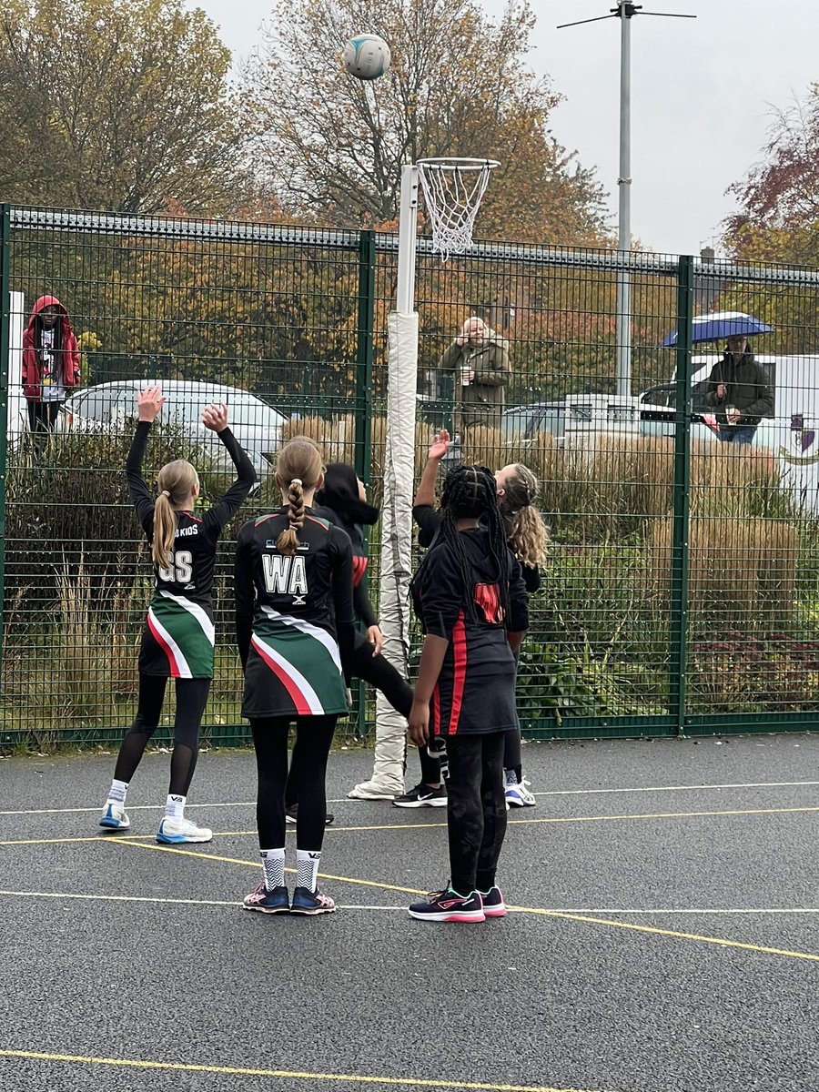 QMHSPE's tweet photo. Fantastic start by our teams at South Staffs Netball. U14’s have won all their games so far and U16’s have had really close contests v Streetly and girls high. Keep up the momentum QM! #qmhs #countynetball https://t.co/IH3tmd5SNx