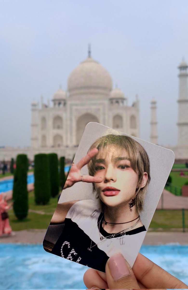 missed the comeback and all but guess who visited the taj mahal w hyune