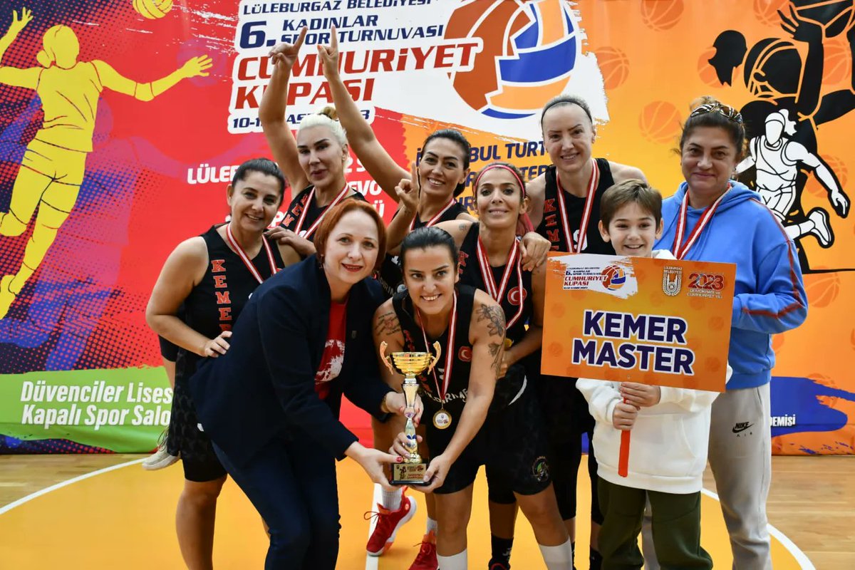 luleburgaz_bld's tweet photo. Lüleburgaz Belediyesi 6. Kadınlar Spor Turnuvası Cumhuriyet Kupası sona erdi. Turnuvaya renk katan tüm takımlarımıza teşekkür ederiz. https://t.co/vs8rTUhFFA