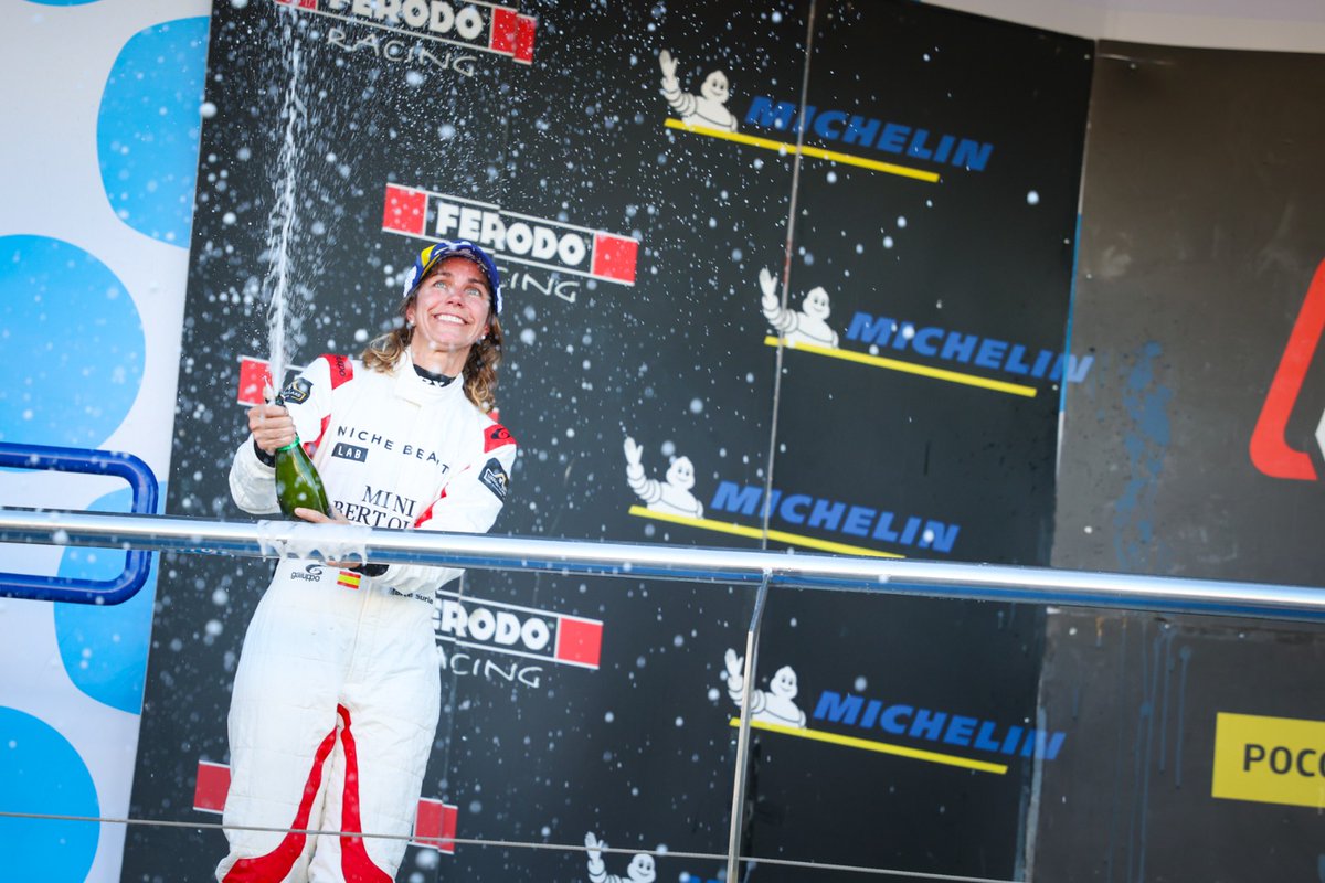 coparacer's tweet photo. ¡Marta Suria no da opción en la sprint!

Segunda victoria de la valenciana en la Copa Racer, venciendo en @circuitodejerez ante Sebastián Villadary y Álvaro Bajo, y se lleva los 25 puntos de la combinada.

#YoSoyRACER #MINI https://t.co/20NR9Vx3XE