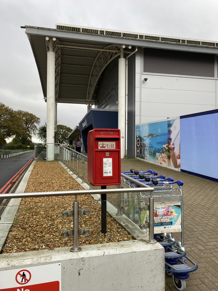soupie66's tweet photo. After a lovely weekend visiting family and seeing three wonderful postboxes Iโm on my way home. Oh look another little box at the entrance to Hurn Airport #PostboxSaturday (#thedayafter) @letterappsoc https://t.co/Ymi9TyRIpZ