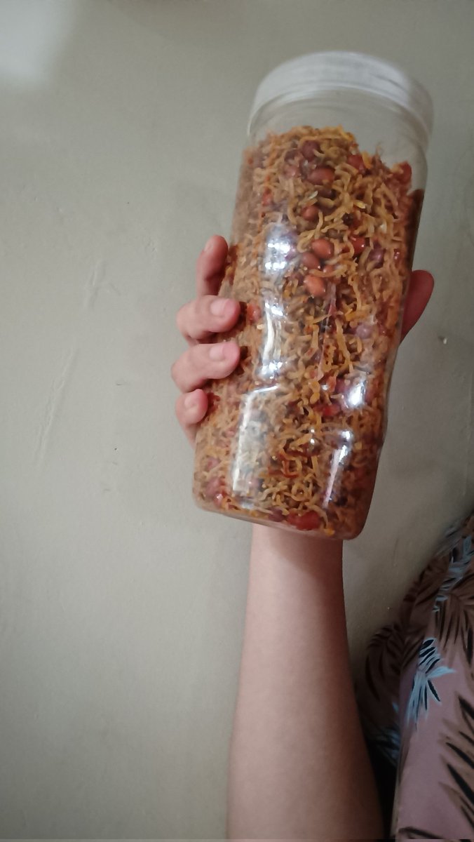 Ke mamah yg jauh si mato, minta dibuatin teri kacang terus dibawain sama bapake ke rumah, masyaallahhhhhh rasanya sesuai ekspektasi alias memanggil memori cita rasa masakan mamah yg mamamia lezatos 😭