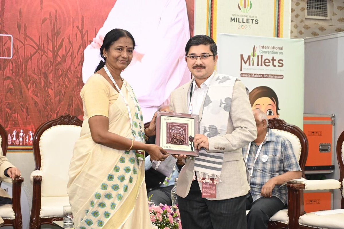 ICRISAT (@icrisat) on Twitter photo Exciting times at #ICMOdisha2023!
Thanks to <a href="/CMO_Odisha/">CMO Odisha</a> and <a href="/krushibibhag/">କୃଷି ବିଭାଗ, ଓଡ଼ିଶା</a> for hosting this fantastic forum. 🌾
From winning the 'Best Millet Processing Unit Award' for our <a href="/AIPICRISAT/">AIP-ICRISAT</a>-designed unit to Dr <a href="/SefaAfari/">Victor Afari-Sefa</a>'s insightful presentation on '#Millet Value Chains and Market Exciting times at #ICMOdisha2023!
Thanks to <a href="/CMO_Odisha/">CMO Odisha</a> and <a href="/krushibibhag/">କୃଷି ବିଭାଗ, ଓଡ଼ିଶା</a> for hosting this fantastic forum. 🌾
From winning the 'Best Millet Processing Unit Award' for our <a href="/AIPICRISAT/">AIP-ICRISAT</a>-designed unit to Dr <a href="/SefaAfari/">Victor Afari-Sefa</a>'s insightful presentation on '#Millet Value Chains and Market