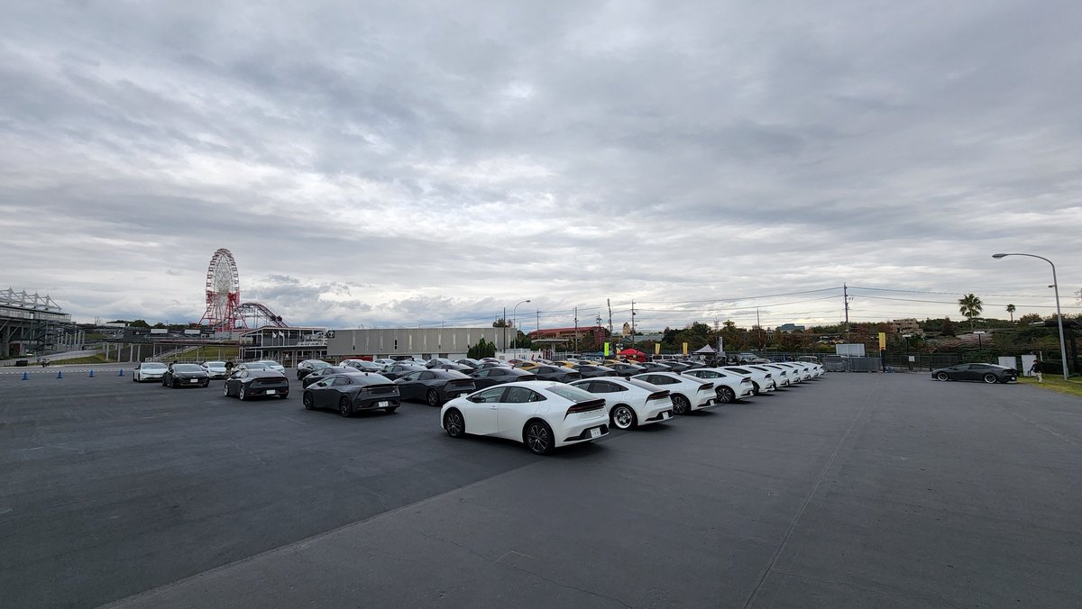 RRryu1300's tweet photo. PRIUS OWNERS STYLE6 
SUZUKA　MEETING 2023
無事に終わりました！
なかなかスマホ触れなくて、
開催中の状況を上げれてませんでした、

今回、参加の53台プリウスの皆様、
本当にありがとうございました！😃

なかなか見れない光景でした！😁

また落ち着いたら上げていきます！ https://t.co/jdPGuPB31m