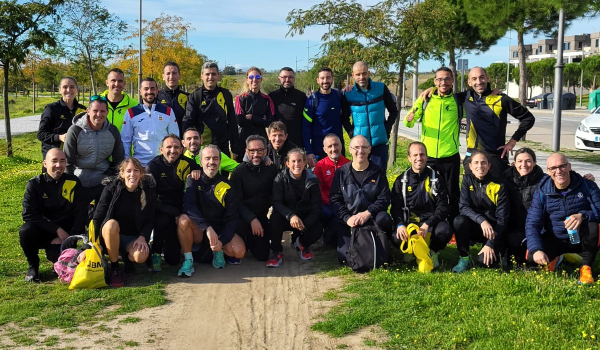 Otro año más disfrutando con mis grandes compañeros de la carrera de las Aficiones en Madrid. Aluvión de MMP y buen rollo. Enhorabuena a todos 👏  runningmostoles.com #running #Móstoles entrenodianamartin@yahoo.com