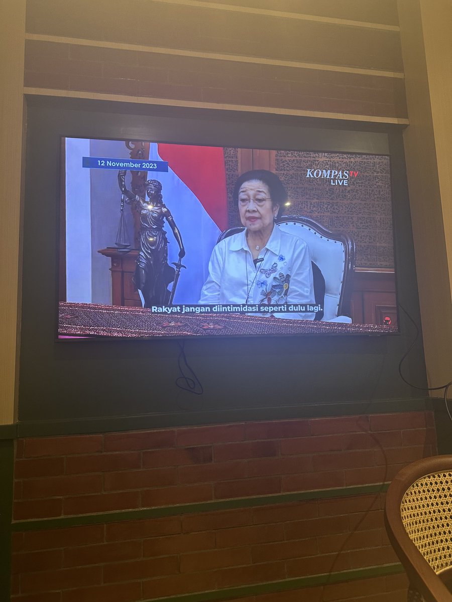 mazzini_gsp's tweet photo. Setuju sama Buk Megawati pemilu 2024 jangan seperti pemilu 2019
Rakyat jangan diintimidasi lagi 
Pemilu jangan dicurangi lagi https://t.co/6vWJ9sp7tI