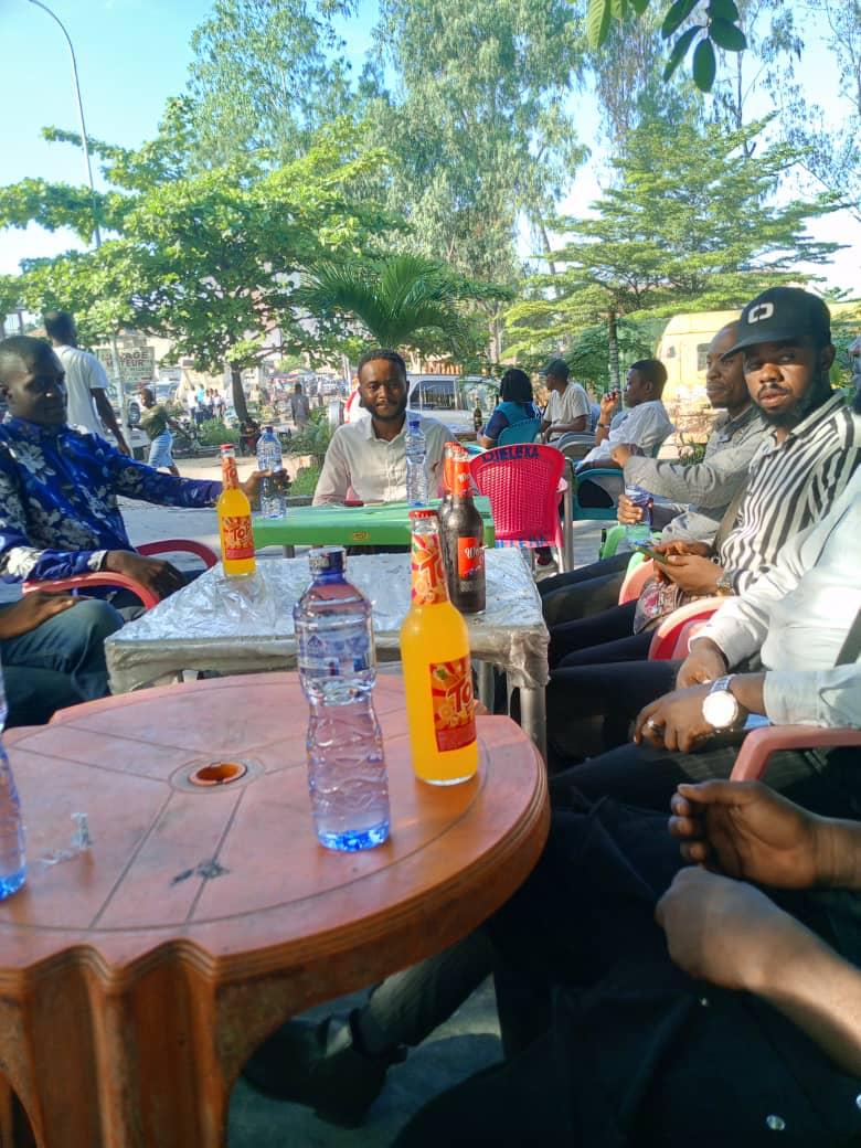 JonathanKa36211's tweet photo. UNC-MPN, Mobilisation et Propagande Nationale

Samedi 11/11/2023, le candidat conseiller communal/Kalamu #Jiresse #YALHO a échangé avec les représentants de 18 quartiers de Kalamu sur les élections de décembre 2023.

#FN,Force Numérique MPN-UNC https://t.co/KGdnzPCDHR