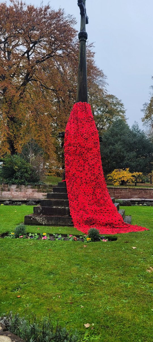 fc_eastham's tweet photo. #RemembranceSunday 
#WeWillRememberThem https://t.co/srre25IDxO