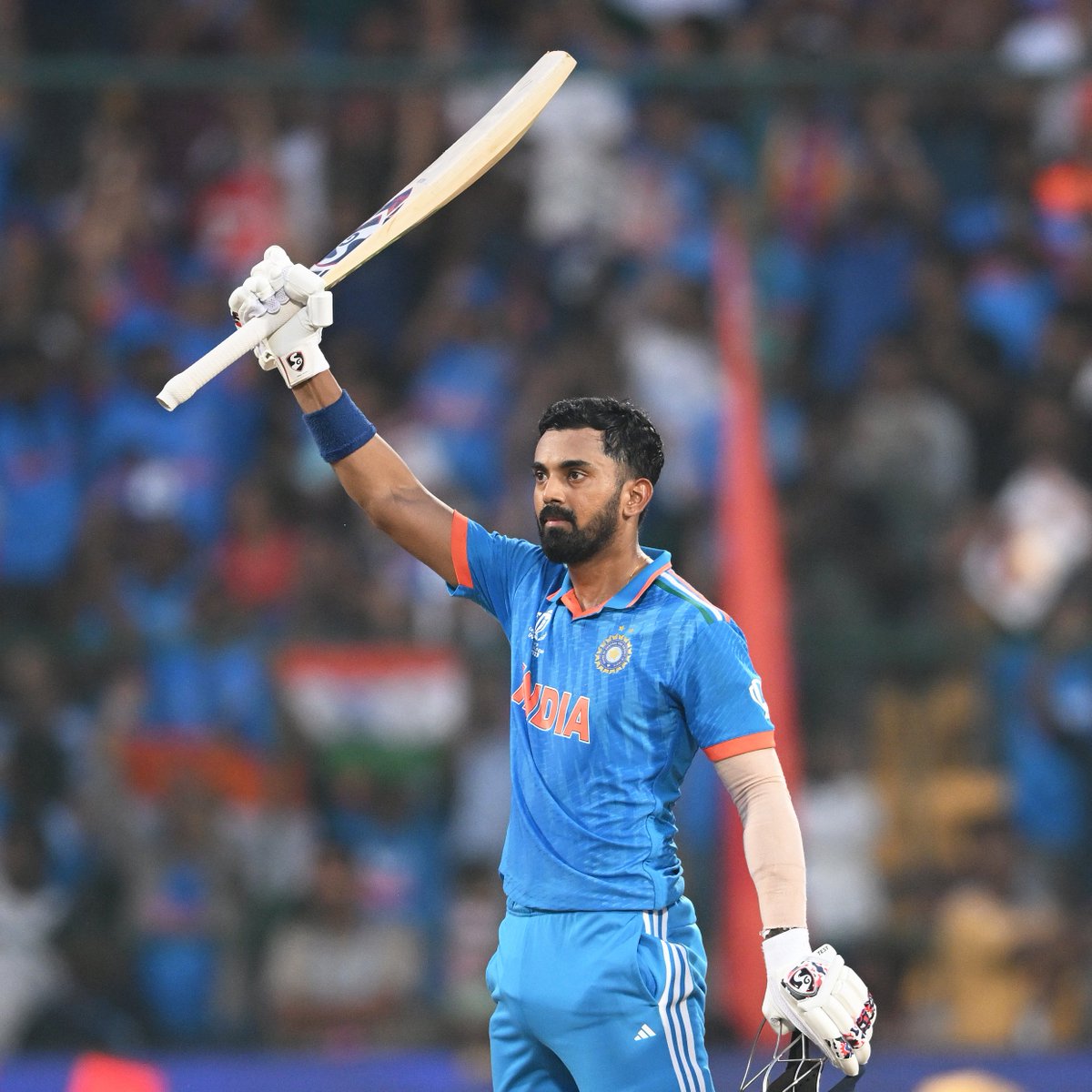 📸📸 HUNDRED off just 62 deliveries 👏👏

A marvellous knock that from KL Rahul 🔝

#TeamIndia | #CWC23 | #MenInBlue | #INDvNED