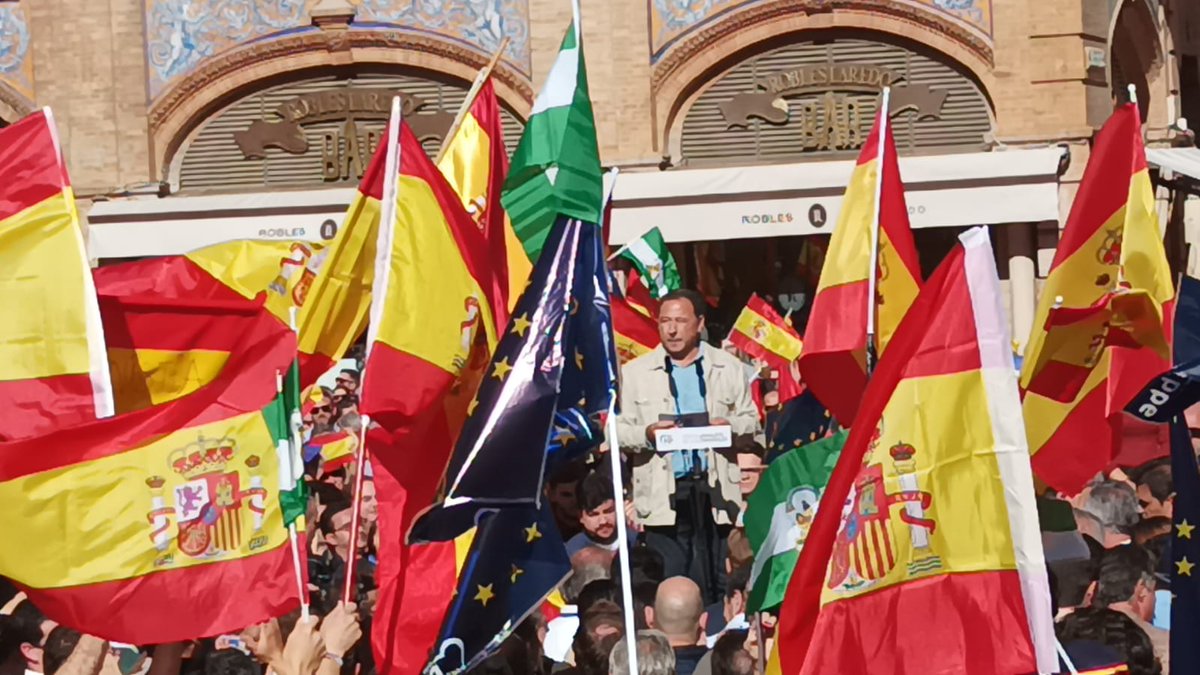 Sevilla no se rinde

Sevilla se moviliza por España

Los españoles pueden confiar en que nosotros no nos vamos a rendir. 

No vamos a fallarles 

Hoy la democracia, la igualdad y la constitución nos une por ecima de ideologías.

#EspañaNoSeRinde

GRACIAS SEVILLA