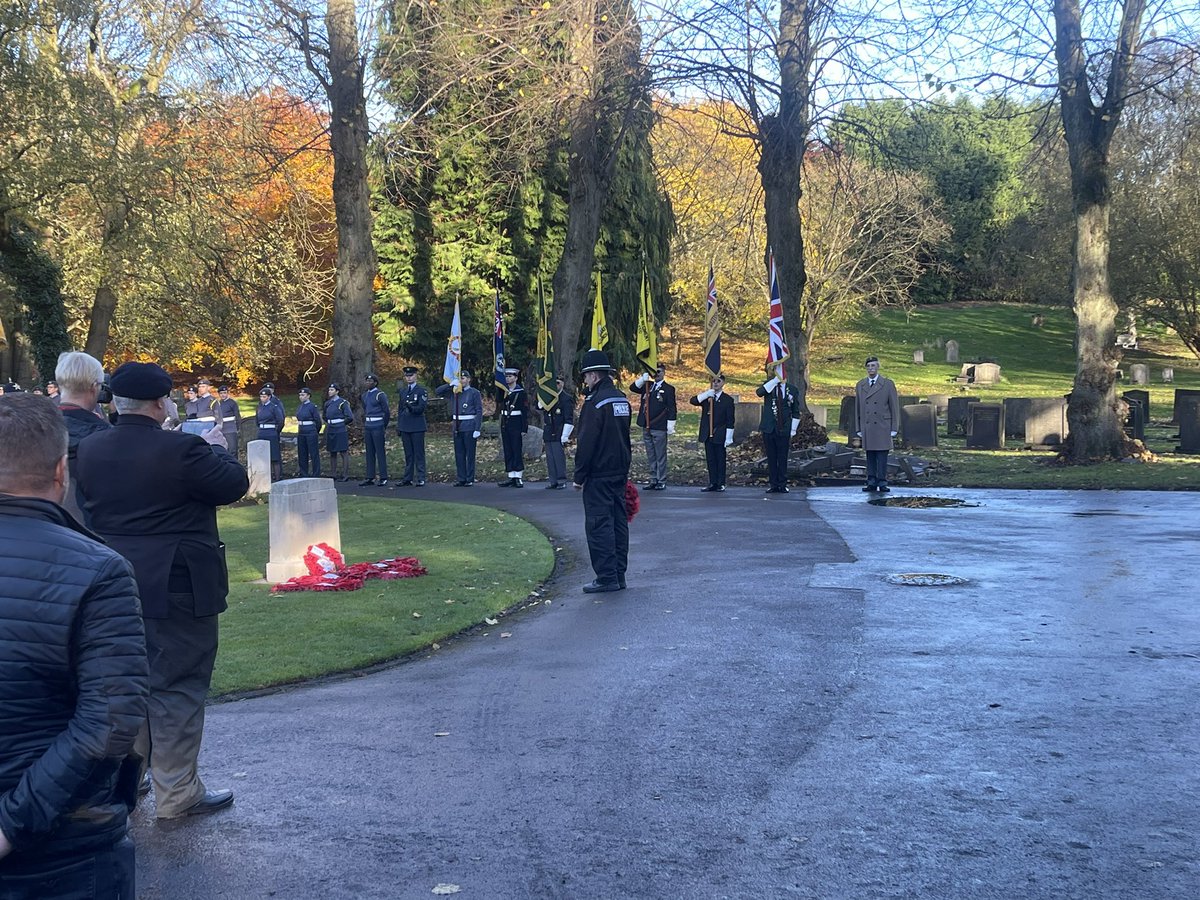 TettenhallWMP's tweet photo. Yesterday officers attended Merridale Cemetery for #ArmisticeDay2023. We remember those from all over the world that gave their lives during WW1 and later conflicts. 
#LestWeForget #Wolverhampton https://t.co/ZAoZhKYPSh