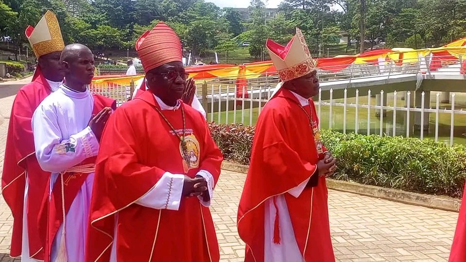 ugcatholics's tweet photo. Earlier at the Uganda National Martyrs Shrine - Namugongo.
 In pictures is the Procession For Holy Mass as MEPA family Gathers for their annual 2023 Pilgrimage in honor of the Holy Uganda Martyrs.

Animating Diocese: Mbarara Archdiocese (AMDA)

#UCOupdates.
#MEPApilgrimage2023 https://t.co/zknJDE90hP