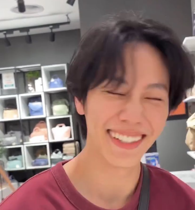 YW012311's tweet photo. รอยยิ้มฮีลใจ 🖤 https://t.co/SJkd1RYCcY