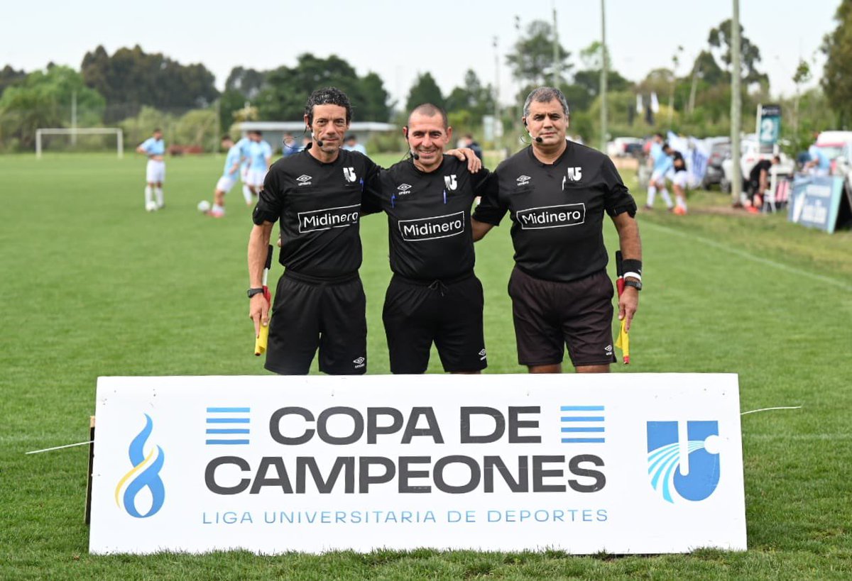 ¡ᴇɴ ᴀᴄᴄɪÓɴ! ⚽️🏆💪🏻

Acá están <a href="/DanubioUniv/">DanubioUniversitario</a> y <a href="/clubseminariouy/">CLUB SEMINARIO</a> para su partido de octavos de final de la #CopaDeCampeones de #Mayores de la <a href="/LUD_Oficial/">Liga Universitaria de Deportes</a> 👌🏼

¡Se juega! 

#SomosLaLiga