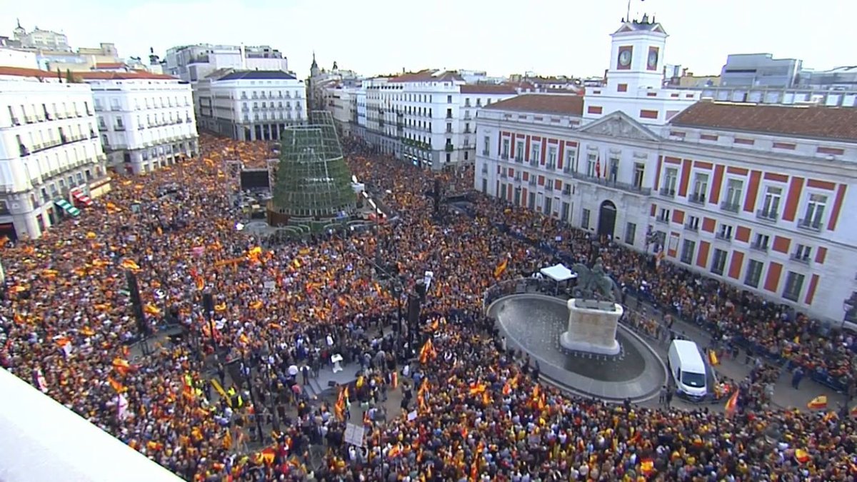 Miss_Grape_'s tweet photo. Sevilla, Murcia, Málaga o Madrid. 

Hay una España que apuesta por la igualdad y la solidaridad entre españoles y que defiende el Estado de derecho. https://t.co/BQVnVNRpmW