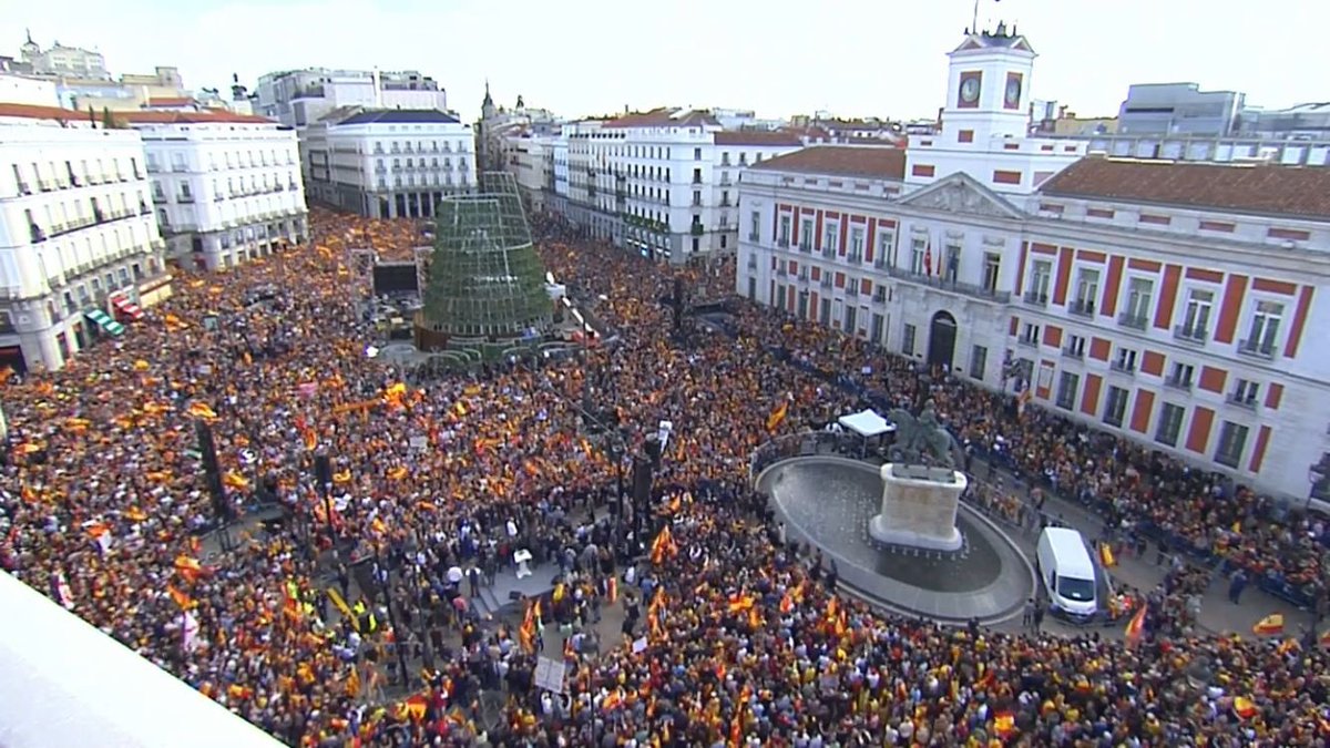 Sevilla, Murcia, Málaga o Madrid. Hay una España que apuesta por la igualdad y la solidaridad entre españoles y que defiende el Estado de derecho.