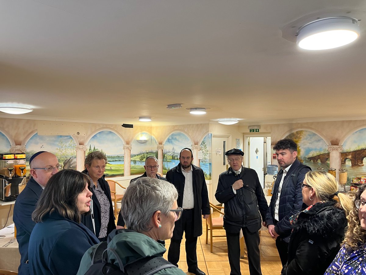 Excellent discussions with senior officials from <a href="/ChtyCommission/">Charity Commission</a> and <a href="/HMRCgovuk/">HM Revenue & Customs</a>, during their visit to Stamford Hill ahead of our upcoming joint seminar, focusing on the role of trustees, good governance, regulations and available support for Charedi charities. #Engagement