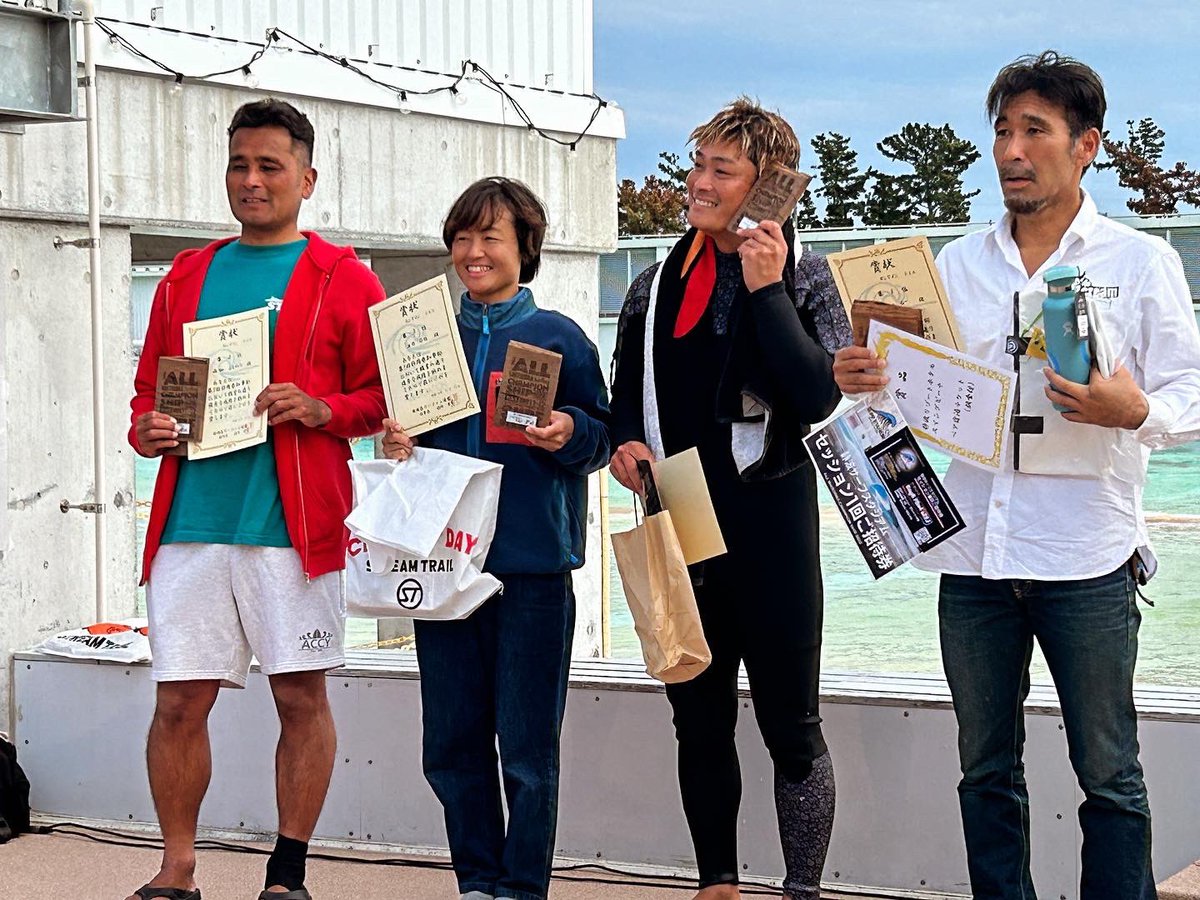 surfshizuoka's tweet photo. #静岡県知事杯 2日目
入賞おめでとうございます
#オープン
#チャレンジ
#ガールズ #ウィメン
#ロングボード
#メン
#シニア
#サーフィン大会 #サーフィン #静岡県 #牧之原市 #静波海岸 #静波 #サーフィン #日本サーフィン連盟 #surfstadium #サーフスタジアム #surfing #NSA #静岡県サーフィン連盟 https://t.co/5Uj8CB6ks8