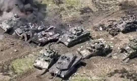 MR_COOL77777's tweet photo. 🇮🇱🤛🇵🇸
पश्चिमी मीडिया ने अफवाह उड़ा रखी थी जियोनिस्ट इस्राइल ताकतवर है, 6 अरब देशों को अकेले हरा दिया था, क्योंकि उनके पास मीडिया शक्ति थी लेकीन आज दौर बदल चुका है ज्योनिस्ट मीडिया और उनकी फट्टू सेना बेनकाब हो रही है,

 गजा के एक मुट्ठी भर मुजाहिदाें कि जमात ने उनके कई बख्तर बंद गाड़ियों और टैंको को तबाह कर दिया है कई सैनिक मारे जा चुके हैं, उनके डर का आलम तो ये है वो जमीनी लड़ाई में पैदल सेना भेजने से भी डर रहे हैं, खुद को हारा हुआ देखकर मासूम लोगों पर बम बरसा रहे हैं
अल्लाह फलस्तीनी लोगों की मदद करे 🤲
#FreePalestine #أبوعبيدة #النصر_الوحده #