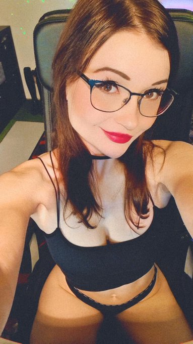 Bin auch gleich Live ❤️  https://t.co/hs6hILSLbZ https://t.co/WJt8et5x7n<a href="/tag/fun"class="tags"><span>#fun</span></a><a href="/tag/streaming"class="tags"><span>#streaming</span></a><a href="/tag/join"class="tags"><span>#join</span></a>