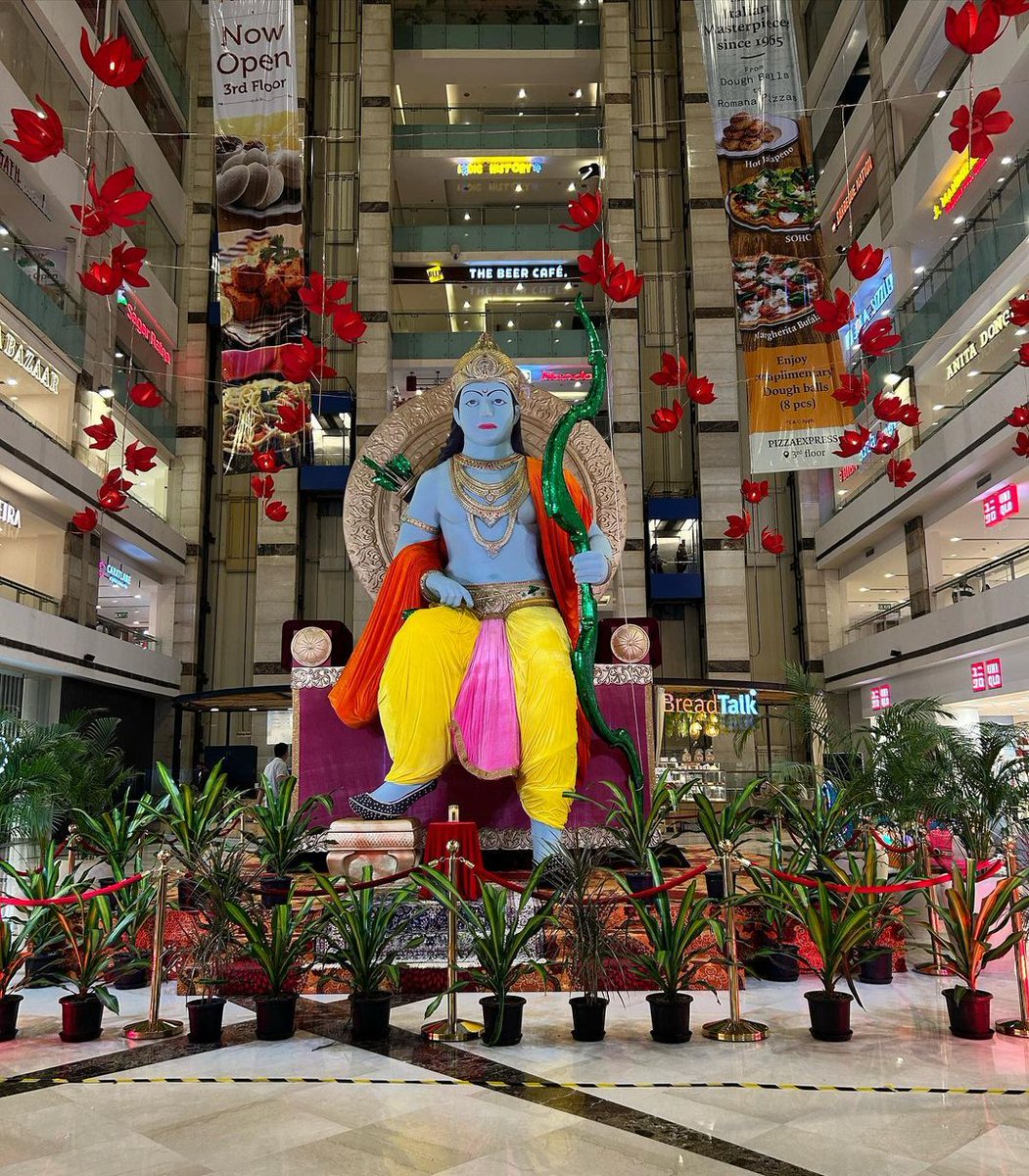 desi_thug1's tweet photo. Bhagwan Shri Ram in Ambience Mall Gurgaon 🚩 https://t.co/9zxkWbMQCR